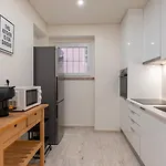 Homely 2bdr With Terrace By Lovelystay *