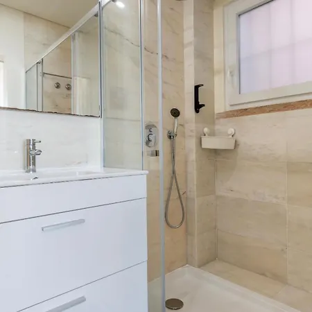 Homely 2bdr With Terrace By Lovelystay Apartamento *