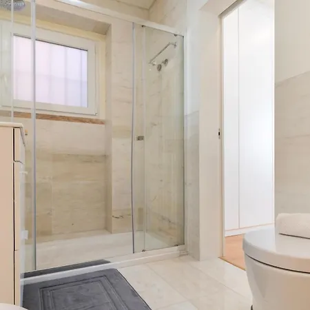 Apartament Homely 2bdr With Terrace By Lovelystay