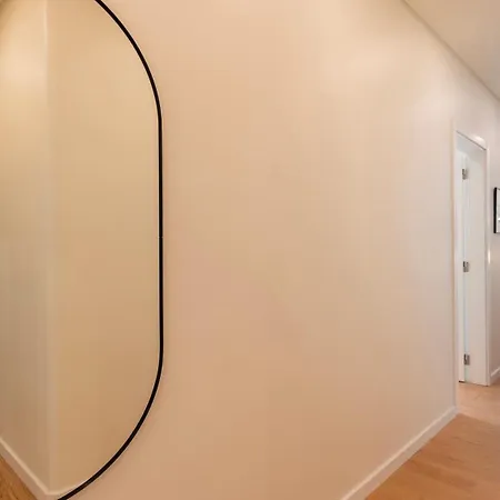 Apartament Homely 2bdr With Terrace By Lovelystay *