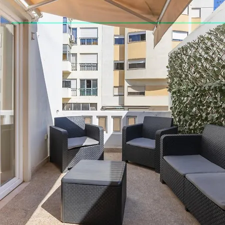 Homely 2bdr With Terrace By Lovelystay Apartman *