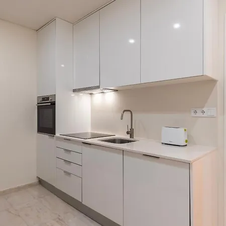 Appartamento Homely 2bdr With Terrace By Lovelystay