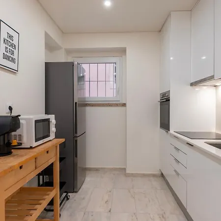 Homely 2bdr With Terrace By Lovelystay *