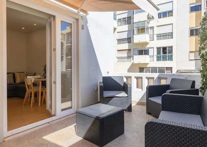 Homely 2bdr With Terrace By Lovelystay شقة Lisboa