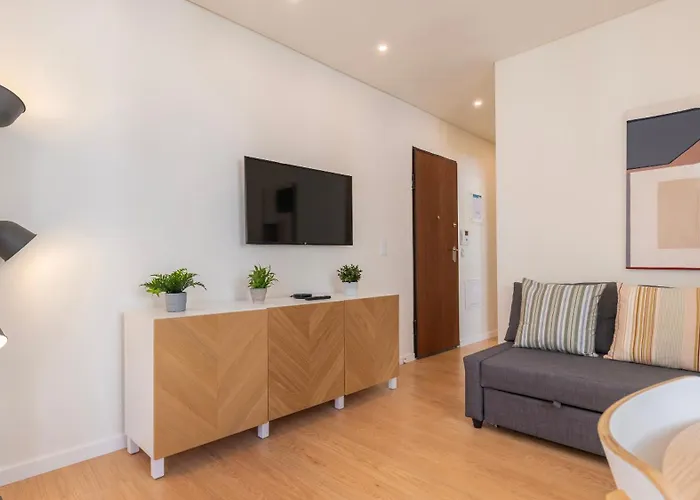 Homely 2bdr With Terrace By Lovelystay