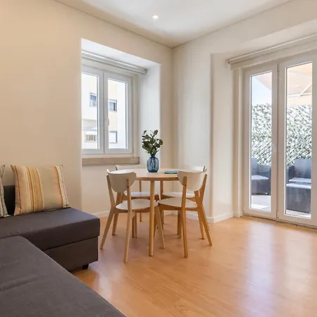 Homely 2bdr With Terrace By Lovelystay Lisbona